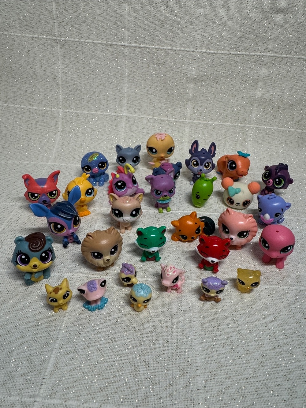 Littlest Pet Shop- LPS- mixed lot of 30 mini figures